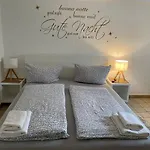 Gaestehaus Jeurissen Ca 5 Autominuten Von Europa-park Rust Oder Rulantica 3*